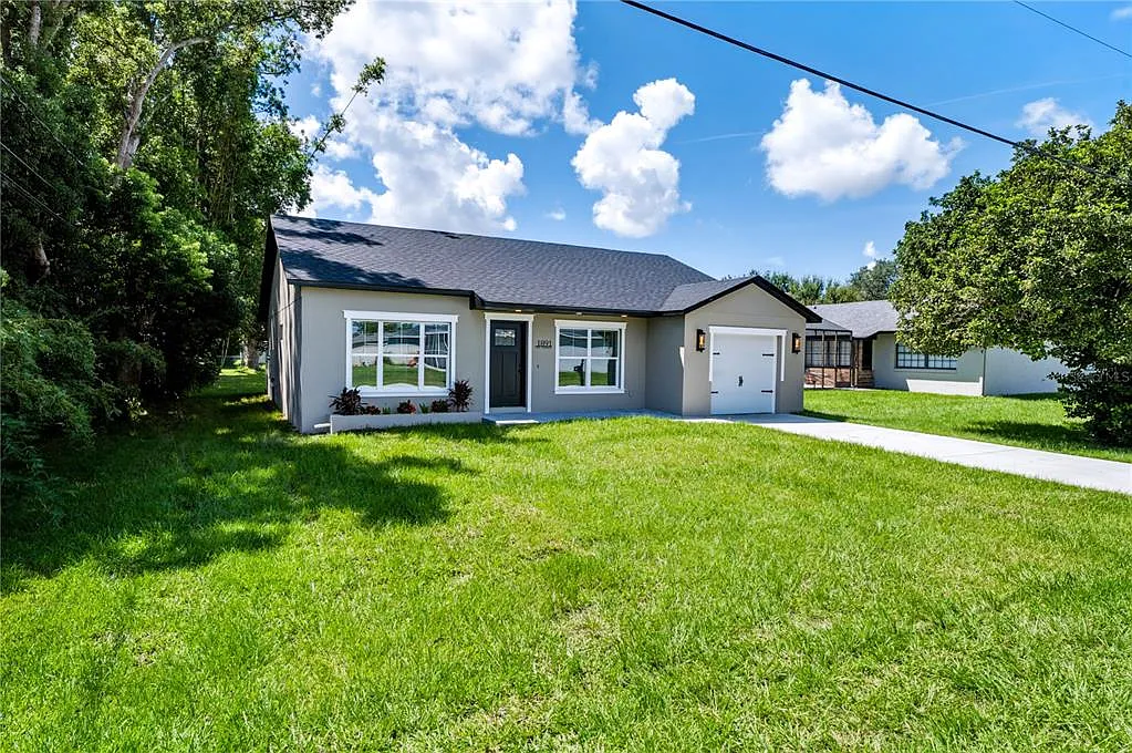 3 bed, 3.0 bath, 1300 sqft, $2,300 — Photo 2