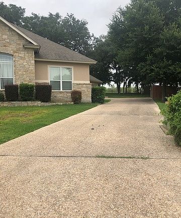 4th image of 1109 Creekstone Trl