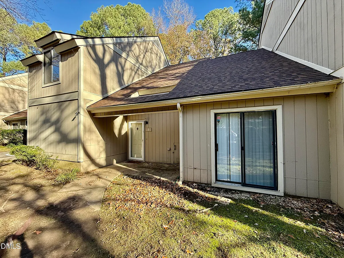 Building Photo - 4101 Five Oaks Dr #9