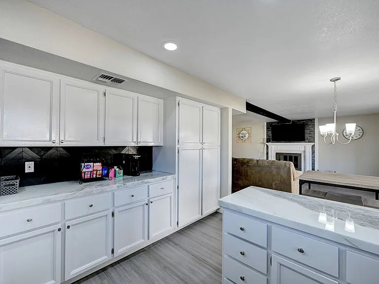 2247 Marlboro Dr — Photo 39