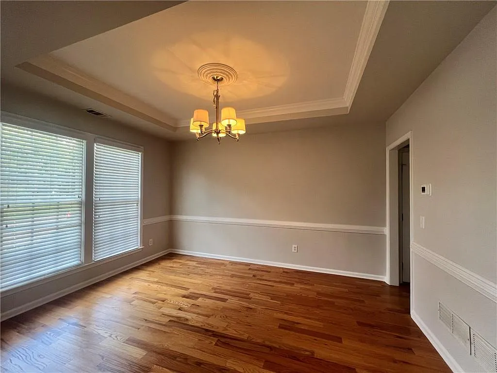 4 bed, 3.0 bath, 2821 sqft, $3,300 — Photo 4