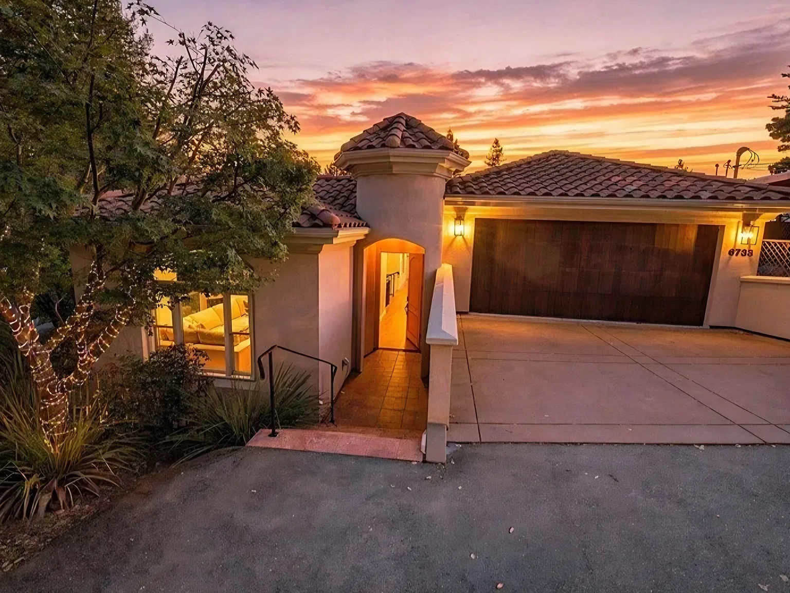 4 bed, 3.5 bath, 3473 sqft, $7,500 — Photo 2