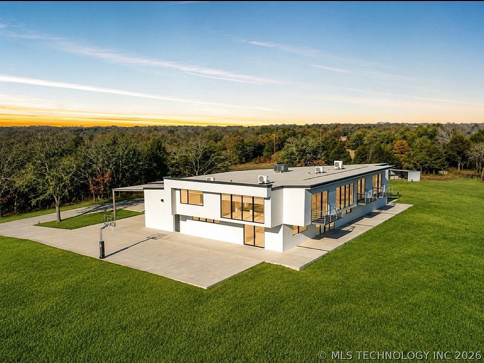 1st image of 546 Mockingbird Rd