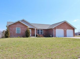 16 Spring Lake Rd, Perryville, MO 63775
