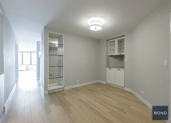 Rented by Bond New York | media 21