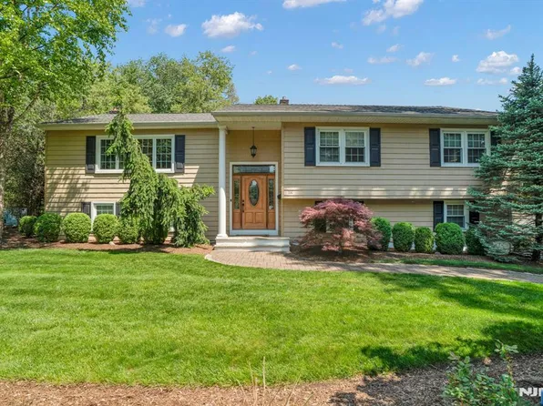 114 Wyckoff Avenue, Wyckoff, NJ 07481