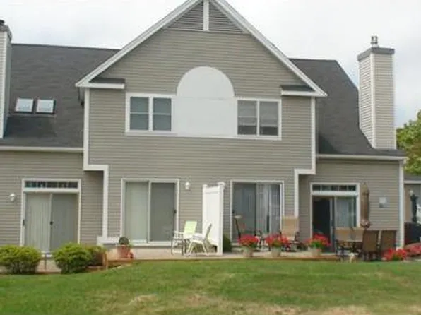 532 White Cliff Dr, Plymouth, MA 02360