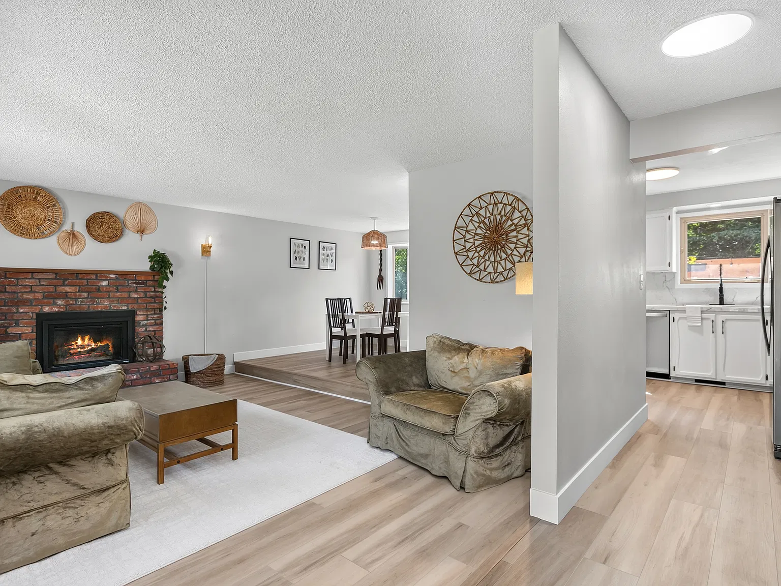 3 bed, 1596 sqft, $3,000 — Photo 4