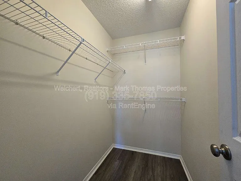 6308 Saybrooke Dr — Photo 10