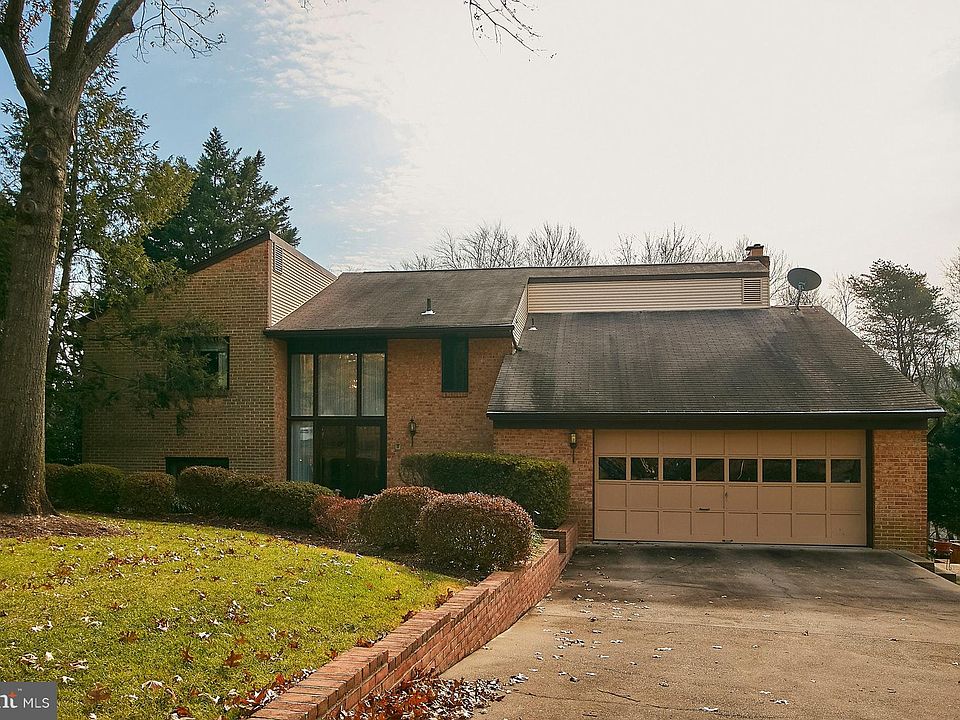 1st image of 3805 Fort Hill Dr