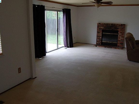 3rd image of 1062 Westmont Ct
