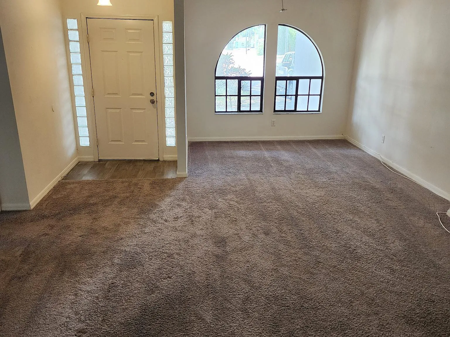 3 bed, 1651 sqft, $2,295 — Photo 3