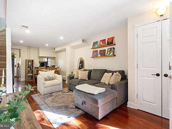 2nd image of 170 Carson St