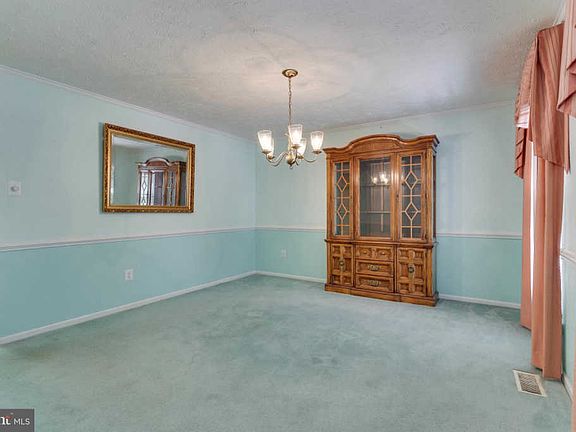 3rd image of 15016 Afton Ct