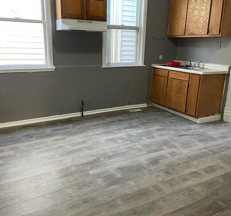 1st image of 5323 S Emerald Ave #2