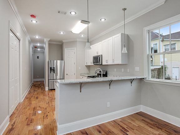 5th image of 4117 S Robertson St
