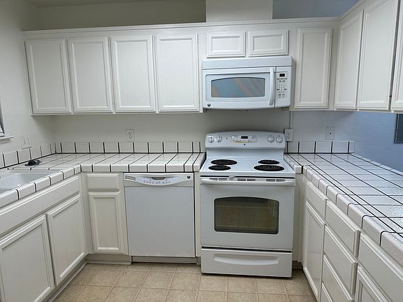 2nd image of 340 Grand Blvd APT 8