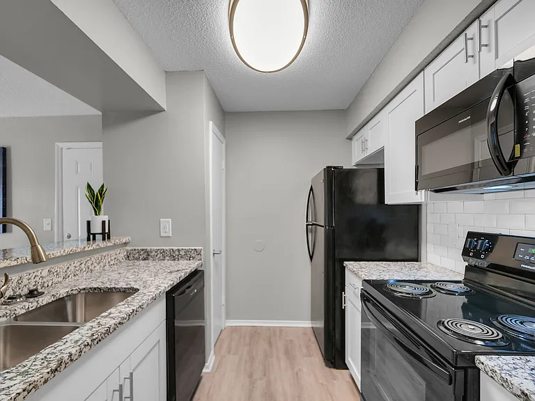 The District Apartments — Photo 13