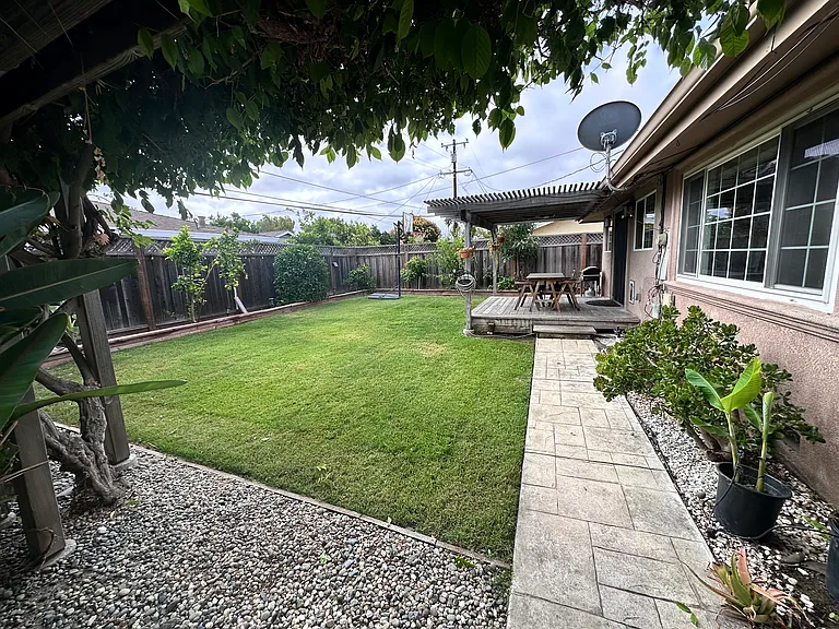 41646 Sherwood St — Photo 12