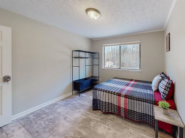 4335 Lincolndale Dr — Photo 8