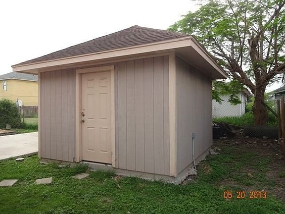 5th image of 630 Saint John Dr