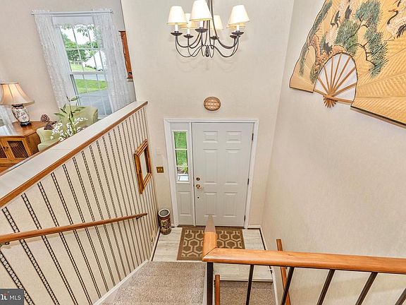 3rd image of 4803 Lynn Crest Ct