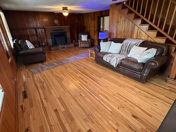 4th image of 181 Conrad St