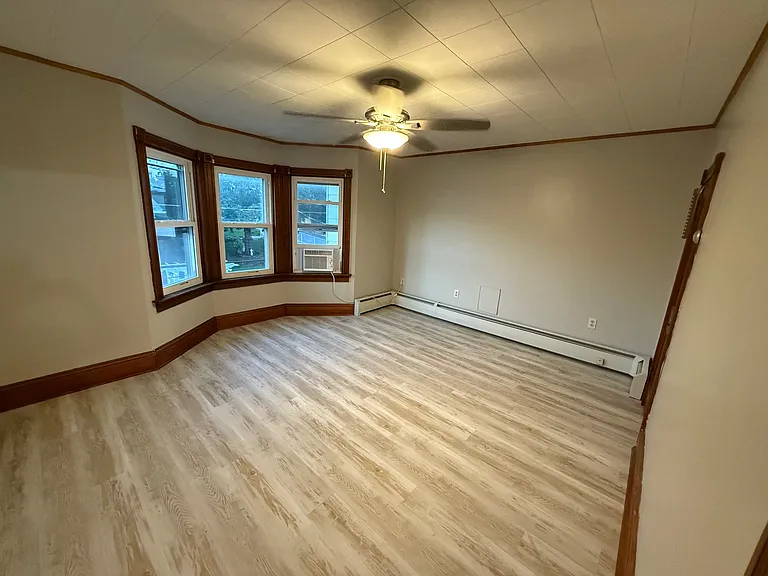 233 Carbon St — Photo 20