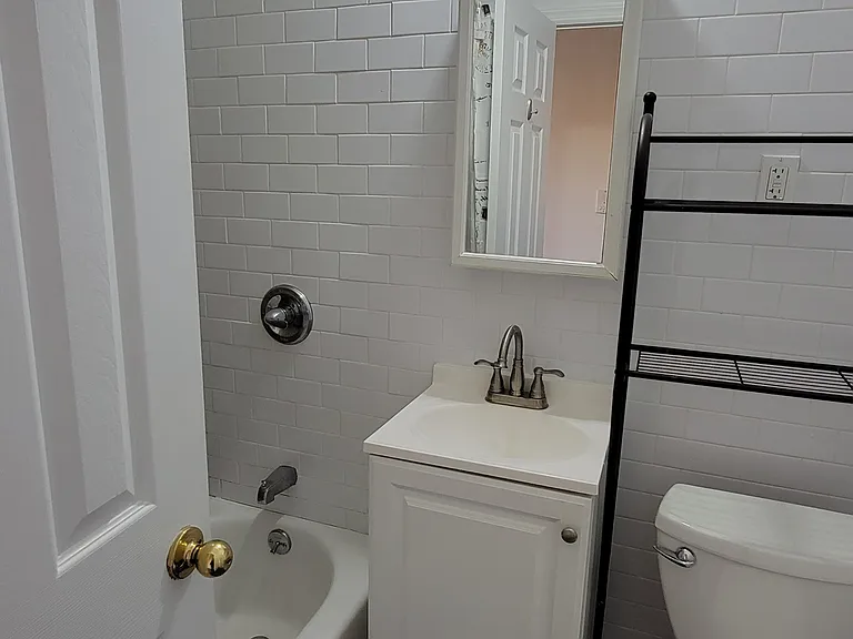 2802 Steinway St #2L — Photo 13