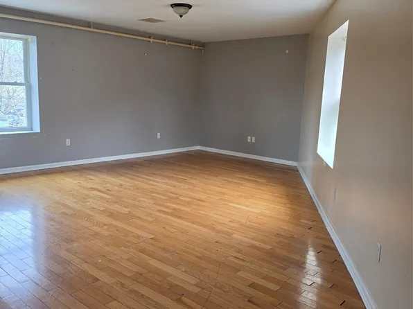 13 Lake St APT 205, Monroe, NY 10950