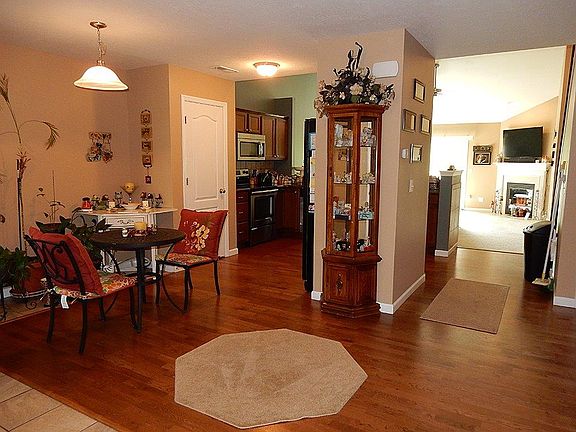 5th image of 6994 Aspen Point Ct