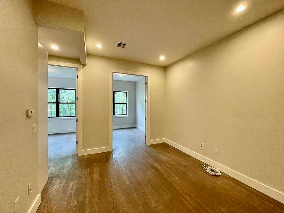 1st image of 494 Gates Ave #4B