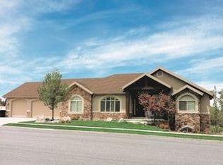 4372 Summerwood Dr, W Bountiful, UT 84010