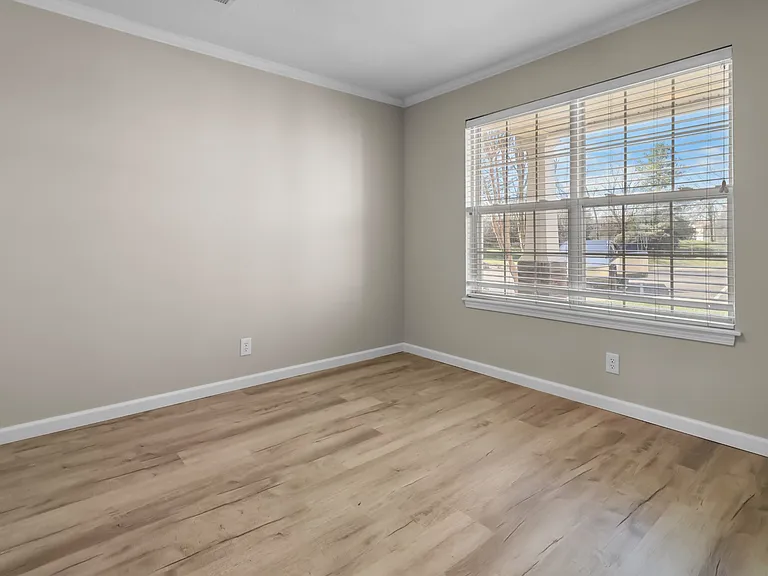 106 Alexander Blvd — Photo 11