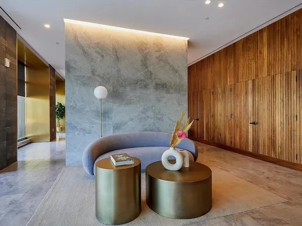 75 Park Lane South image 27 of 38