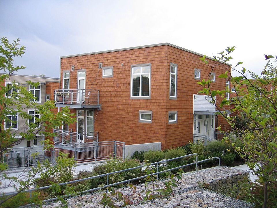 Two-unit building across street from ferry