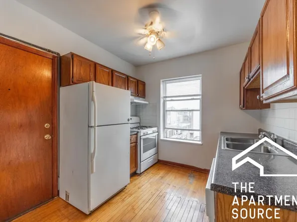 3153 W Argyle St APT 2W, Chicago, IL 60625