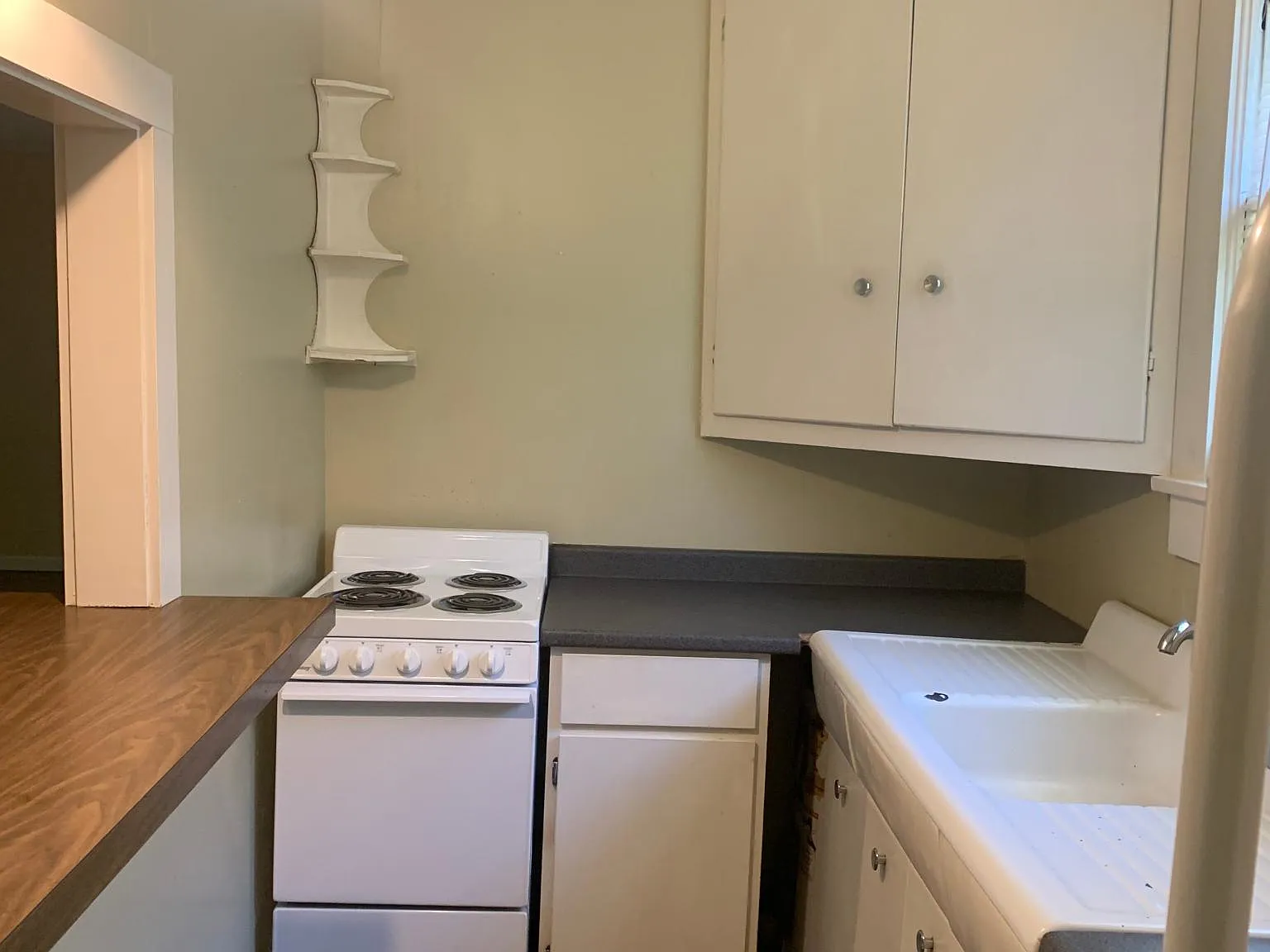 112 Louisa Blvd — Photo 4