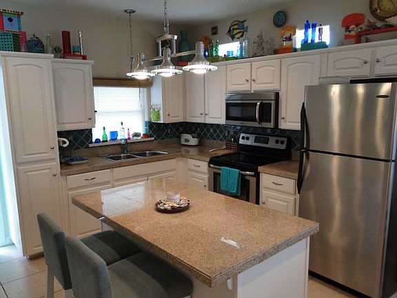 2nd image of 107 E Bahama St #A-1