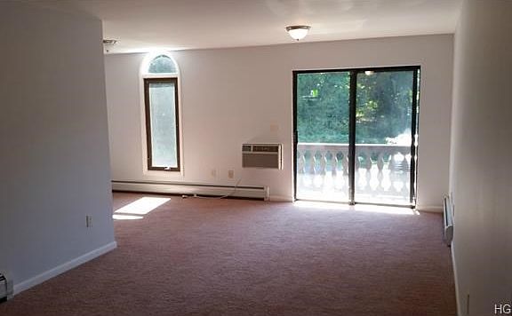 5th image of 14 Granada Cres APT 15
