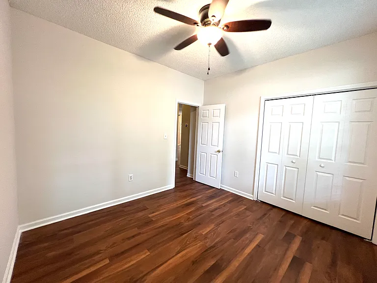216 Howe St — Photo 15