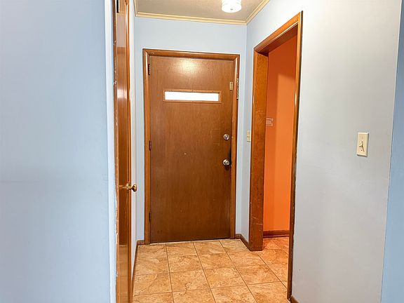 2nd image of 1733 W Thompson Ave