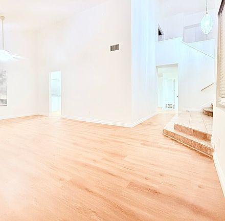 5th image of 9043 Meadowrun Pl