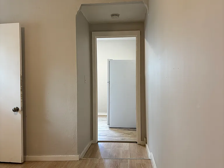 913A 7th Ave — Photo 7