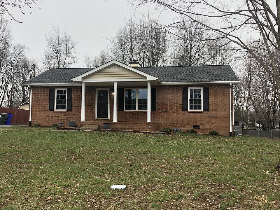 1st image of 215 Oakdale Dr