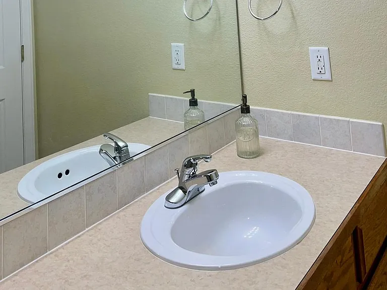 138 Beacon Way #1E — Photo 11