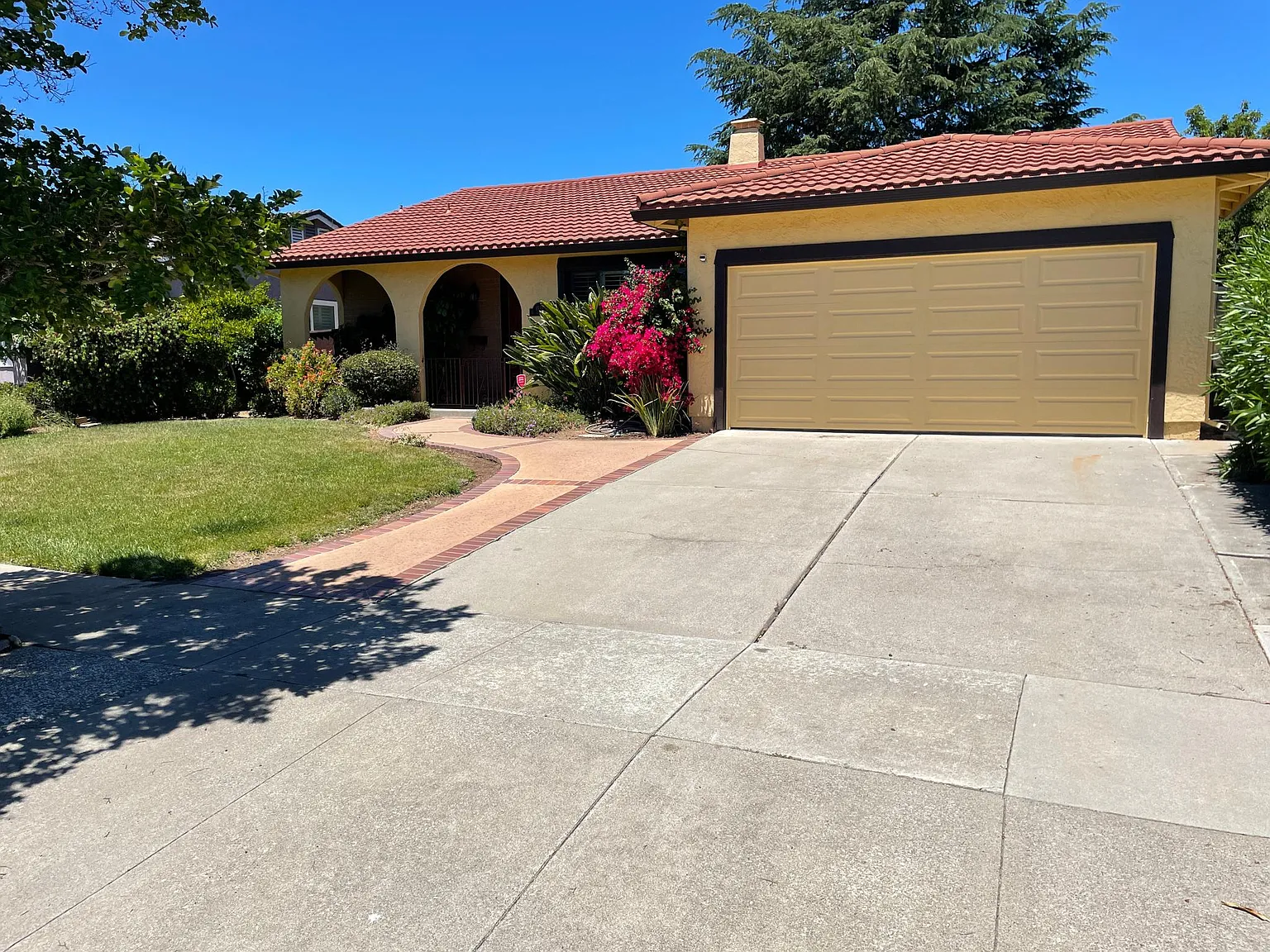 1535 Calle De Stuarda photo 1
