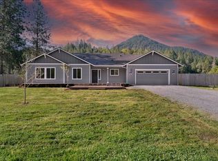 2355 Fish Hatchery Rd, Grants Pass, OR 97527