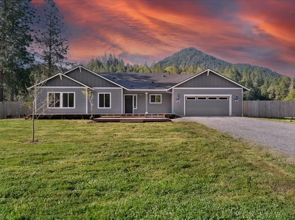 2355 Fish Hatchery Rd, Grants Pass, OR 97527