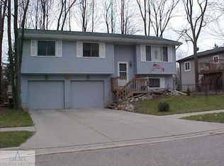 1910 Carson St, Lansing, MI 48911